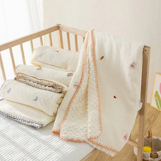 Warm Embroidered Crib Blanket - RYAN AND REMI